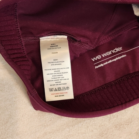 We Wander Sports Bra Size Large - Picture 3 of 7